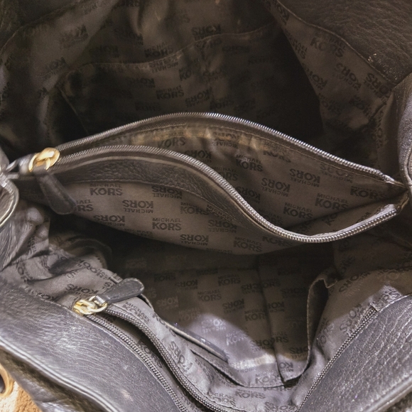 Michael Kors Soft leather bag. EUC - Picture 10 of 12